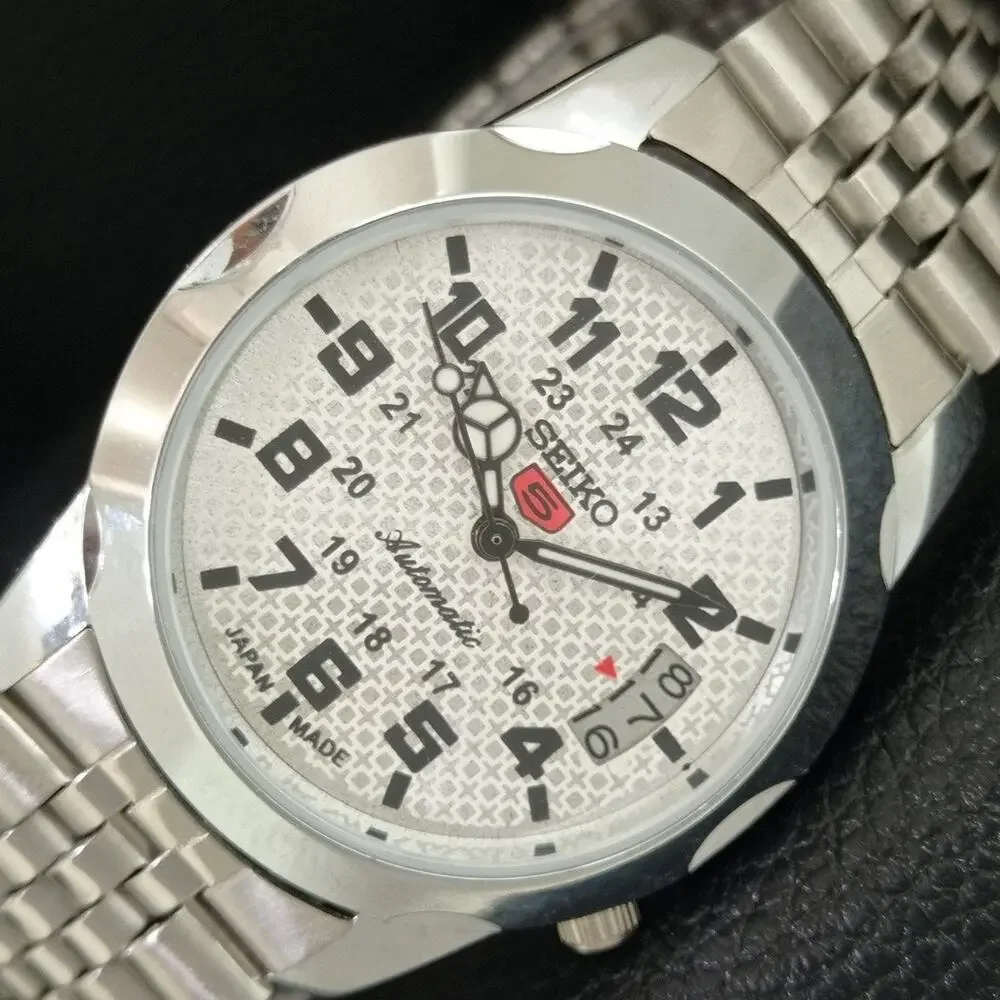 Vintage 1986 Seiko Automatic Mens Silver Watch W/daydate & Black accents